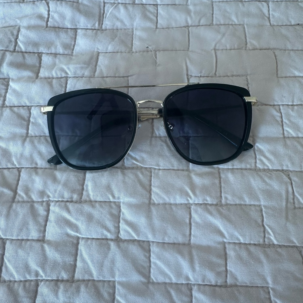 Stylish Black Sunglasses